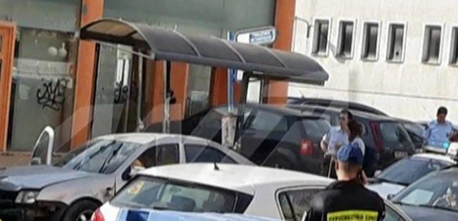 Τραγωδία στη Μεταμόρφωση – Αυτοκίνητο έπεσε σε στάση λεωφορείου – Νεκρός ένας άνδρας, παιδί ανάμεσα στους τραυματίες (βίντεο)